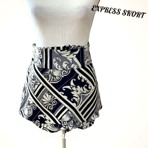 EXPRESS SHORTS SKIRT SKORT SIZE 8 BLACK/OFF WHITE - Picture 4 of 7